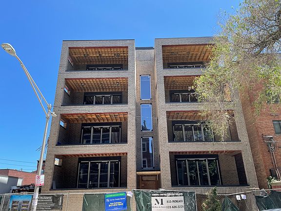 2nd image of 1543 N Wieland St #Penthouse S