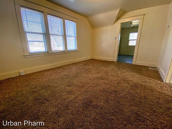 2nd image of 846 Jennette Ave NW Uppr 2