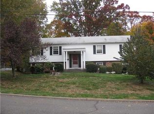 12 Rosemont Dr, New City, NY 10956