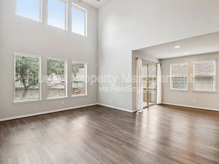 13840 Tribeca — Photo 9