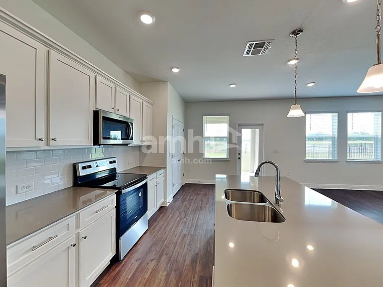 14613 Cedar Mill Dr — Photo 4