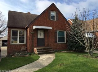 6011 Pelham Dr, Parma, OH 44129