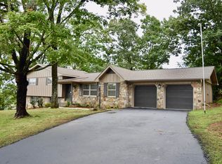 1324 Clearpoint Dr, Hixson, TN 37343