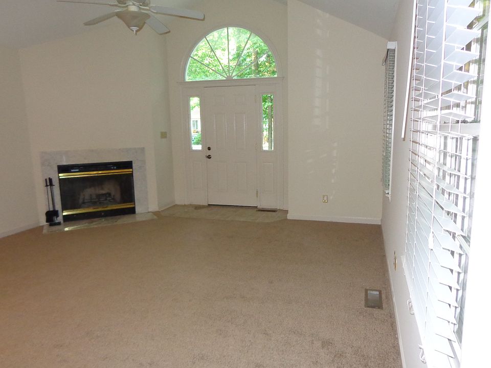 2nd image of 106 Nottingham Ln