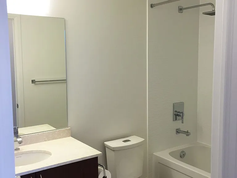 7165 Yonge St #317 — Photo 11