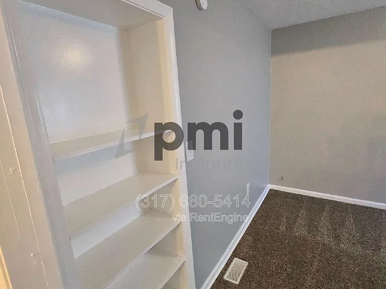 153 S Cypress Ave — Photo 45