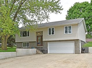 602 Edgeland St, Gladbrook, IA 50635