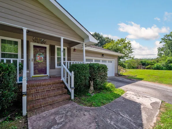 412 Sandalwood Dr, Hixson, TN 37343