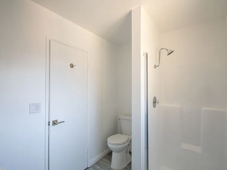15128-44 Burbank Blvd — Photo 46