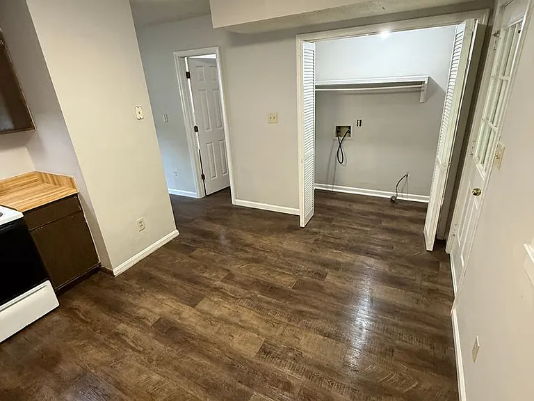325 Leafmore Rd SW — Photo 3
