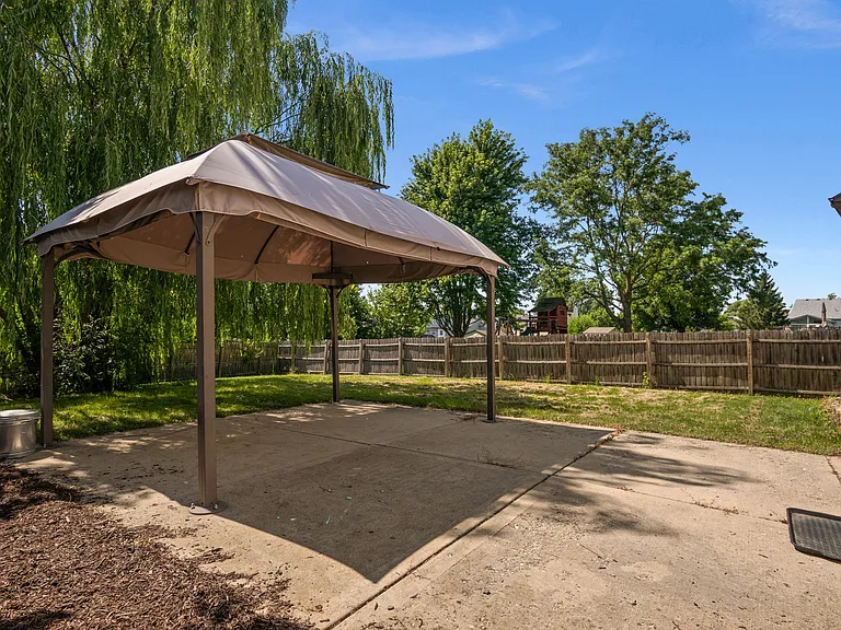 776 Chesterfield Ln — Photo 19