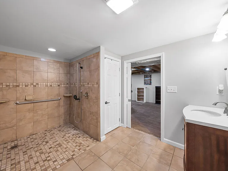 4151 Chapel Hill Rd — Photo 16