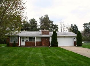 1036 Arapaho Dr, Burton, MI 48509