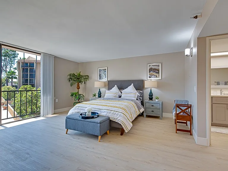 The Meridian at Laguna Hills - 55+ Active Adult Apartments — Photo 12