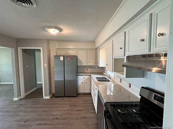4th image of 617 S Kent Dr