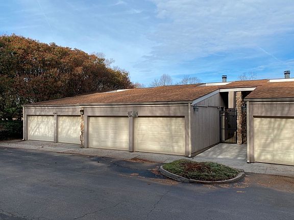 2nd image of 1841 Cherokee Bluff Dr