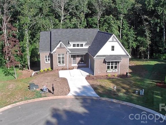3rd image of 2076 Landry Ln #232
