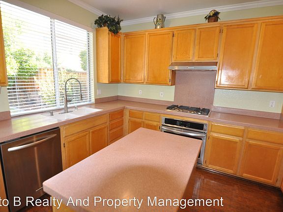 3rd image of 549 Tarter Ct