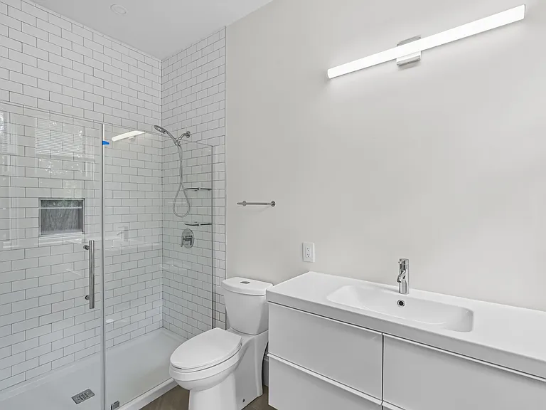 31 Parade St #302 — Photo 6