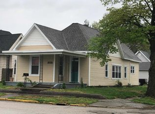 1024 E Locust St, Vincennes, IN