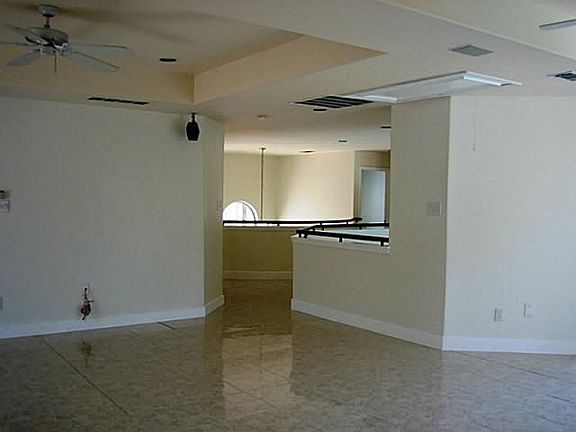 4th image of 6433 Bermuda Dunes Dr