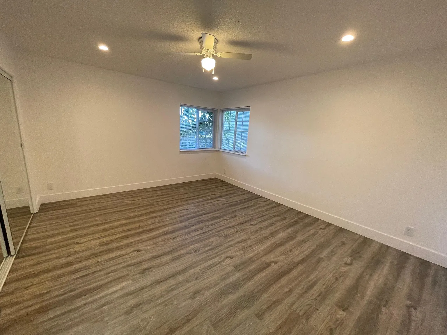829 N San Vicente Blvd — Photo 2