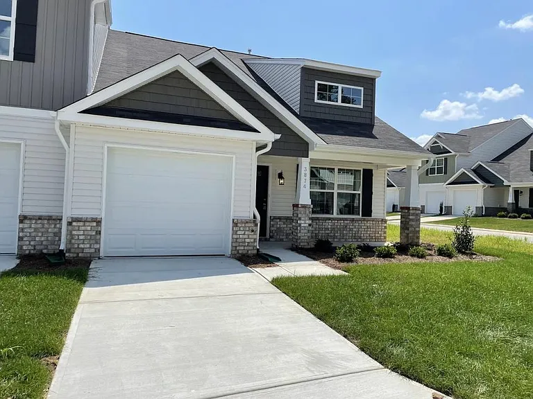 3874 Copperfield Ct — Photo 2