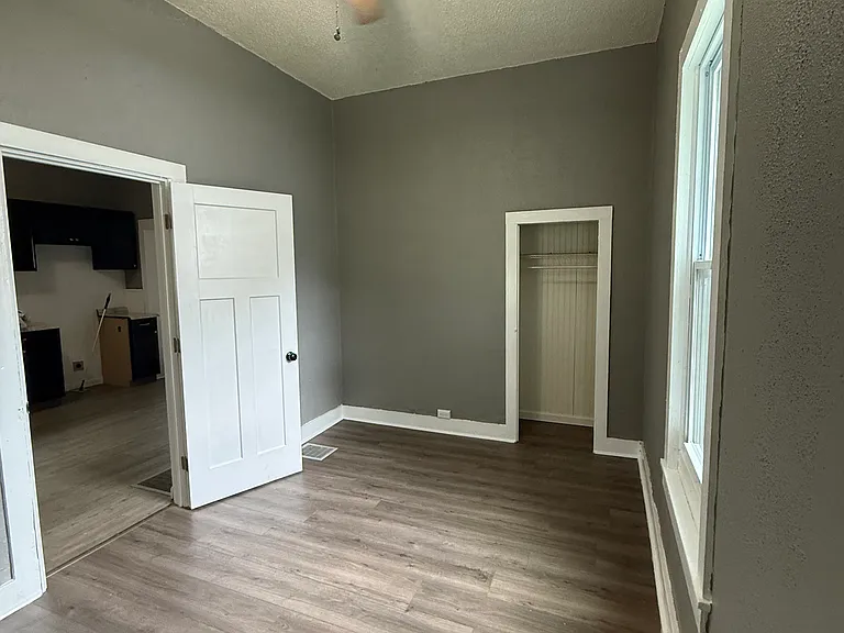 208 Sherman St — Photo 6