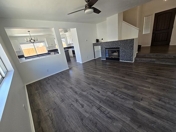 2nd image of 901 Acorn Ln