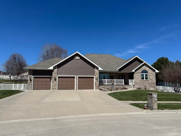 2607 W 46th Street Pl, Kearney, NE 68845