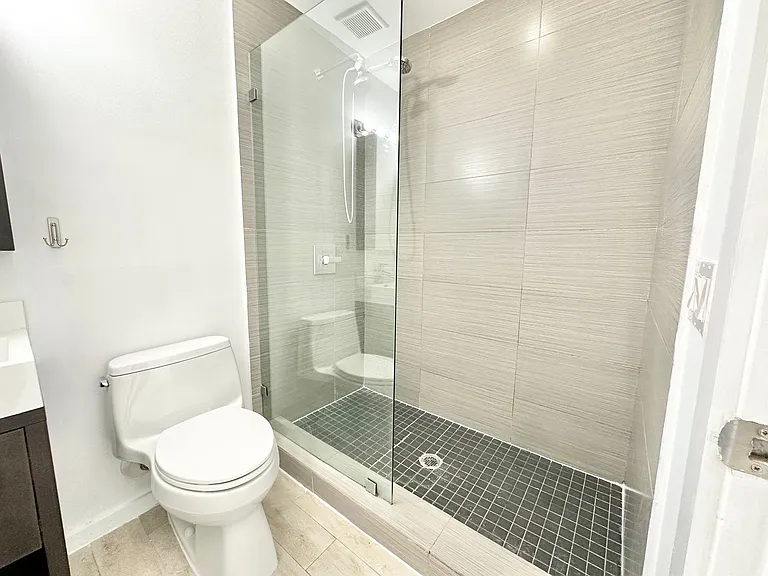 1611 Meridian Ave #305 — Photo 11