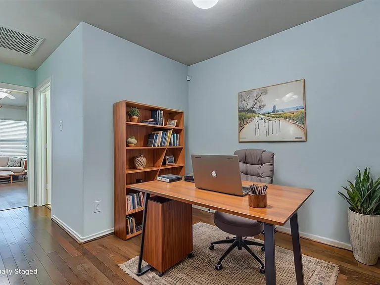6451 Calgary Woods Ln — Photo 33