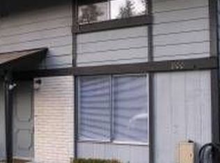 800 SW Harrier Cir APT 6, Oak Harbor, WA 98277