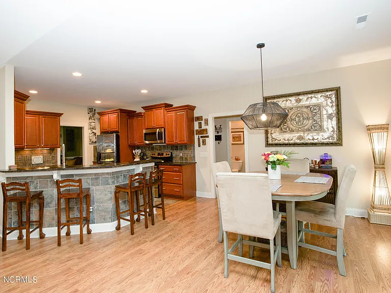 237 Rothbury Dr — Photo 11