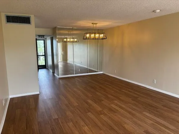 4411 Trevi Ct APT 305, Lake Worth, FL 33467