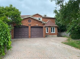 1410 Winterbourne Dr, Oakville, ON L6J 7B5