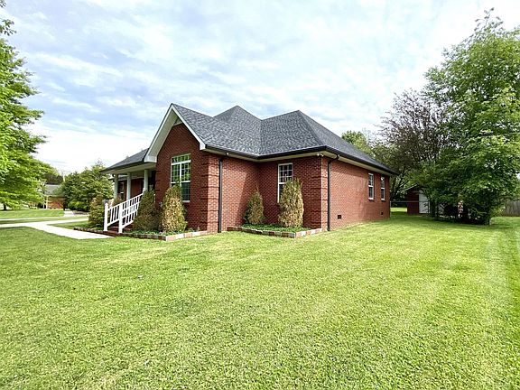 3rd image of 1031 River Bend Dr