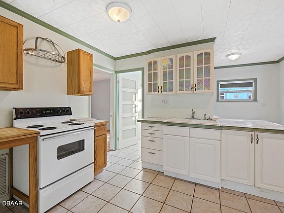 5th image of 125 Highland Ave