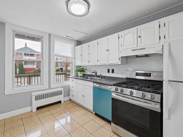 1726 Commonwealth Ave APT 4, Brighton, MA 02135