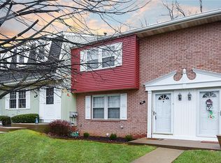 806 Countryside Dr, Mc Kees Rocks, PA 15136