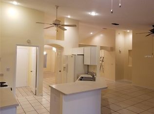 1646 Sand Hollow Ln, Valrico, FL 33594