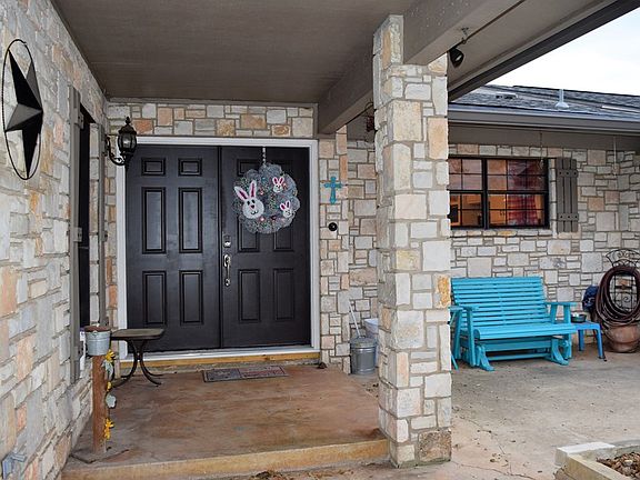 2nd image of 2109 Trail Wood Cir