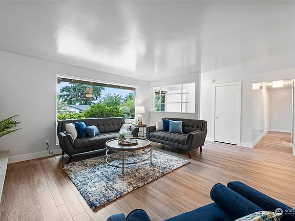 4th image of 2304 144th Avenue SE