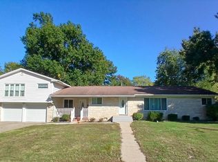 420 S 27th St, Herrin, IL 62948