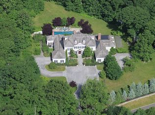 260 Lukes Wood Rd, New Canaan, CT 06840