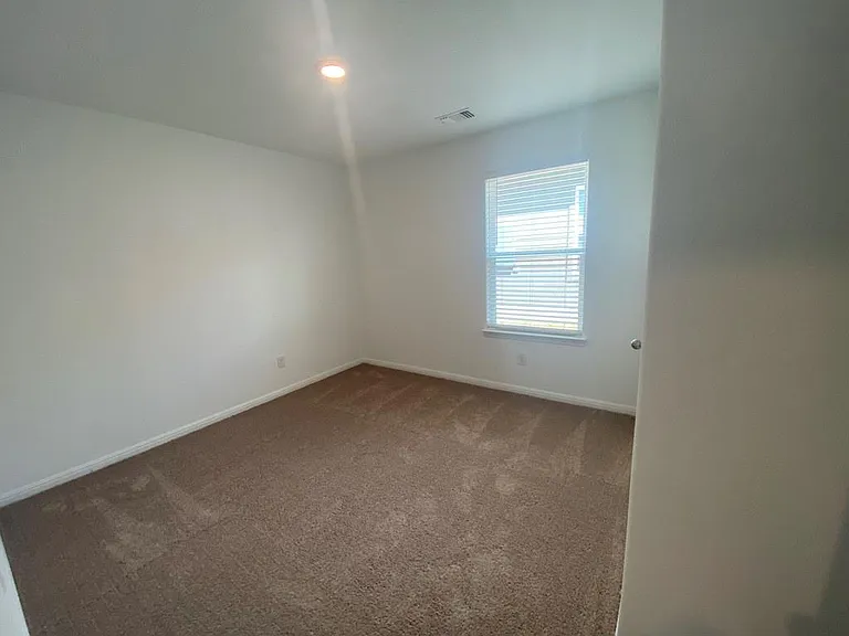 309 Riverdale Dr — Photo 10