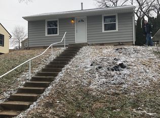 815 25th St, Bettendorf, IA 52722