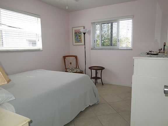 4th image of 111 N L St APT 1