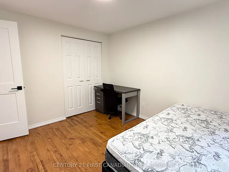 453 Castlegrove Blvd #UPPER — Photo 17
