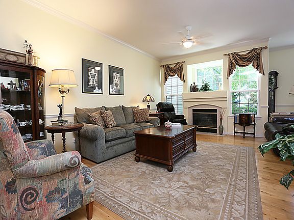 5th image of 2684 Lorraine Cir #2684